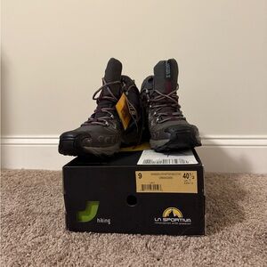 NWT La Sportiva Hiking Boots (W 9) Raptor II GTX